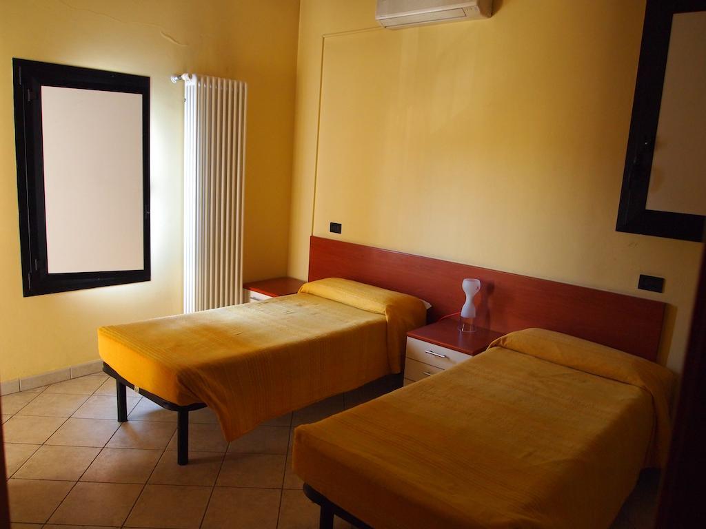 Caffetteria Dell'Angolo Hotell Borghetto Secondo Exteriör bild