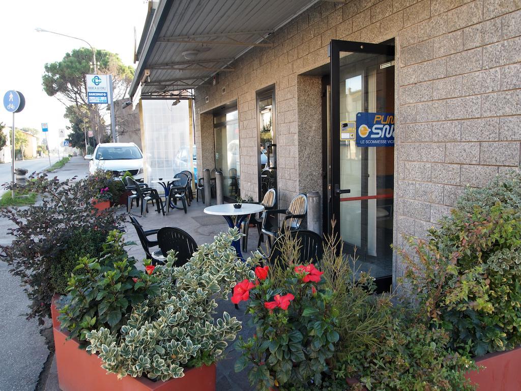 Caffetteria Dell'Angolo Hotell Borghetto Secondo Exteriör bild