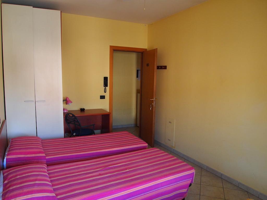 Caffetteria Dell'Angolo Hotell Borghetto Secondo Rum bild