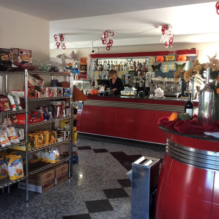 Caffetteria Dell'Angolo Hotell Borghetto Secondo Exteriör bild