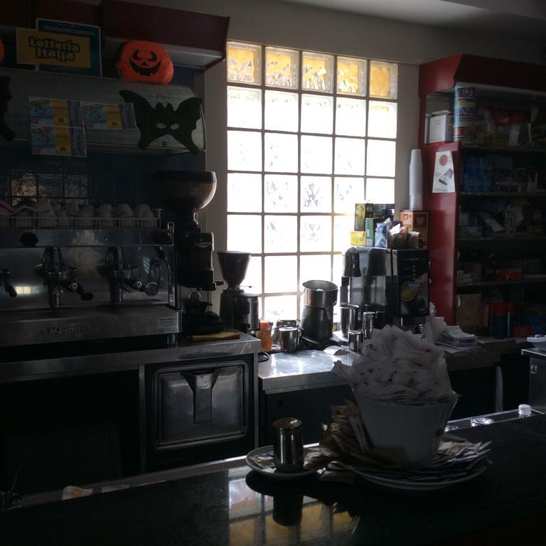 Caffetteria Dell'Angolo Hotell Borghetto Secondo Exteriör bild