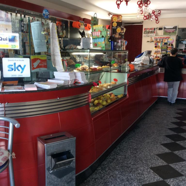 Caffetteria Dell'Angolo Hotell Borghetto Secondo Exteriör bild